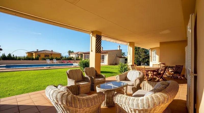 Spacious villa for sale in Sa Torre with vacation rental license, sea views & lots of potential — photo 3