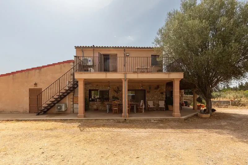 Discover the authentic essence of the Mallorcan countryside with this charming rustic finca located in Lloseta, enjoying spectacular views — photo 7