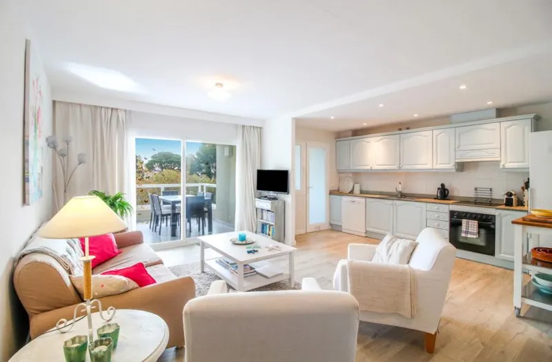 Exclusive listing now sold: Beautiful 2 bedroom apartment on the doorstep of the Pinewalk in Puerto Pollensa — photo 10