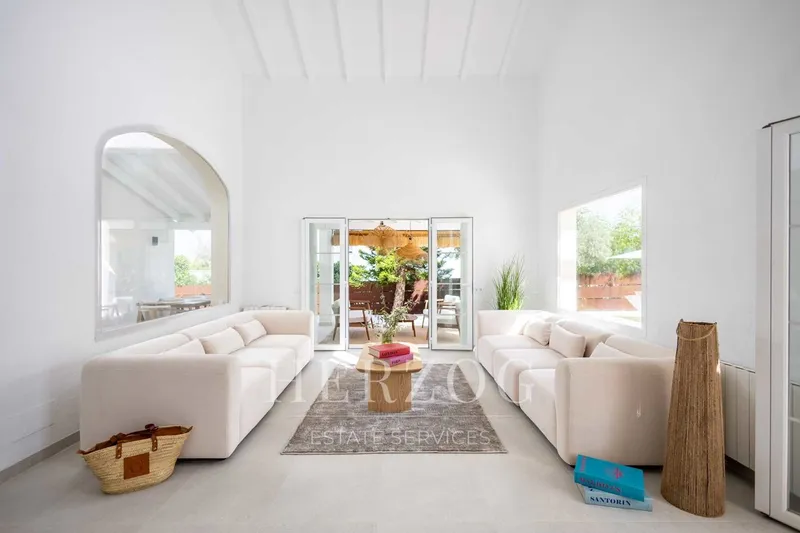 Renovated villa with ocean views and a pool in Nova Santa Ponsa — photo 3