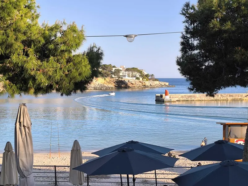 Exclusive seafront luxury maisonette in Porto Cristo with private garage and stunning sea views — photo 1