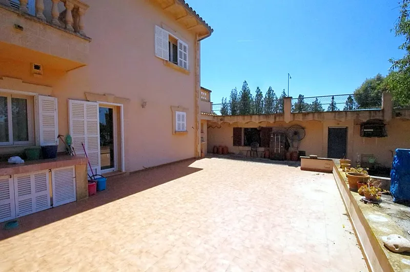 Rustic house with pool + guest house — photo 3