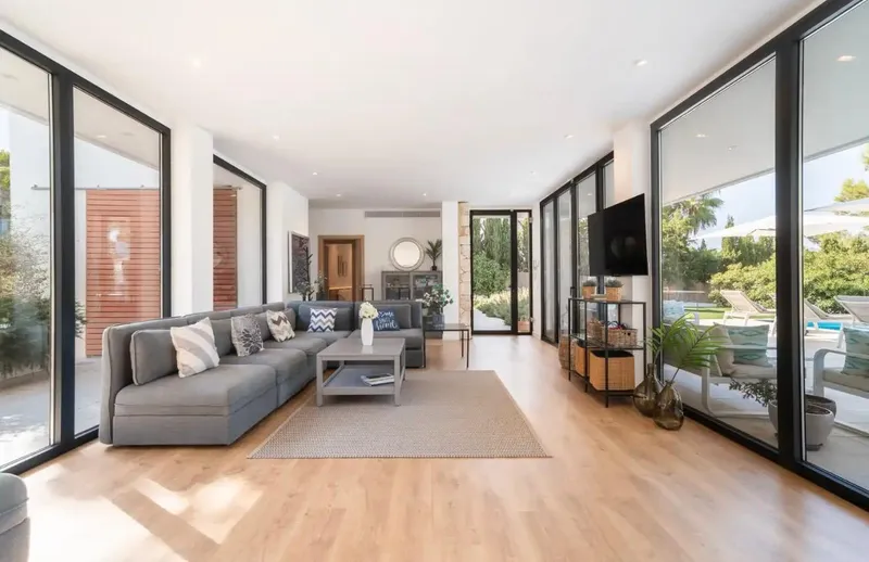 Modern villa with pool and garden in a sought-after location in Nova Santa Ponsa — photo 12