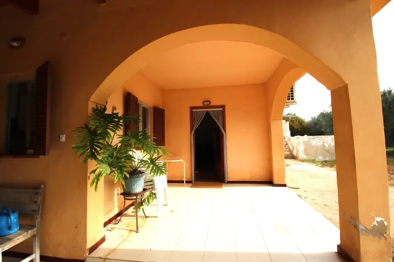 Rustic property in Pla De Na Tesa. Plot of about 2000 m2 with fully legal house in good condition, just minutes from Palma. — photo 2
