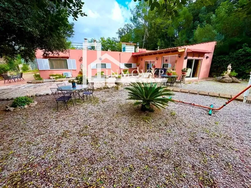 Rustic finca in Campanet, plot of 15,000 m², with a main house distributed as follows: — photo 1