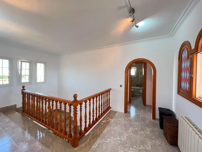 Magnificent villa with pool and garage in Portocolom: long-term rental. — photo 9