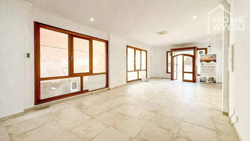 Office space / retail unit with bathroom and top 1A location for sale — photo 1