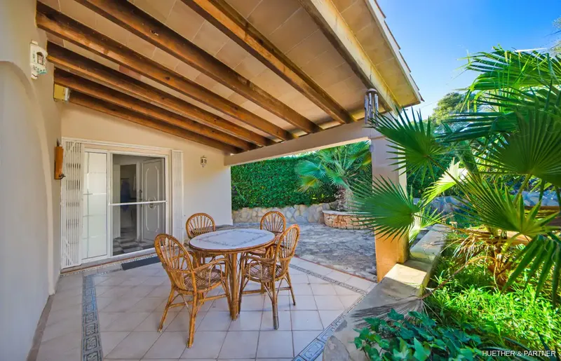 This house is situated on a large corner plot in one of the neighborhoods of Cala Murada. From the small rooftop terrace even ti — photo 8