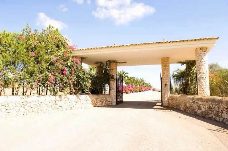 Top finca in the Manacor / Porto Cristo area — photo 1