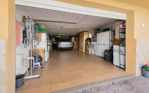 Spacious villa in Bahia Blava for sale to renovate with pool — photo 11