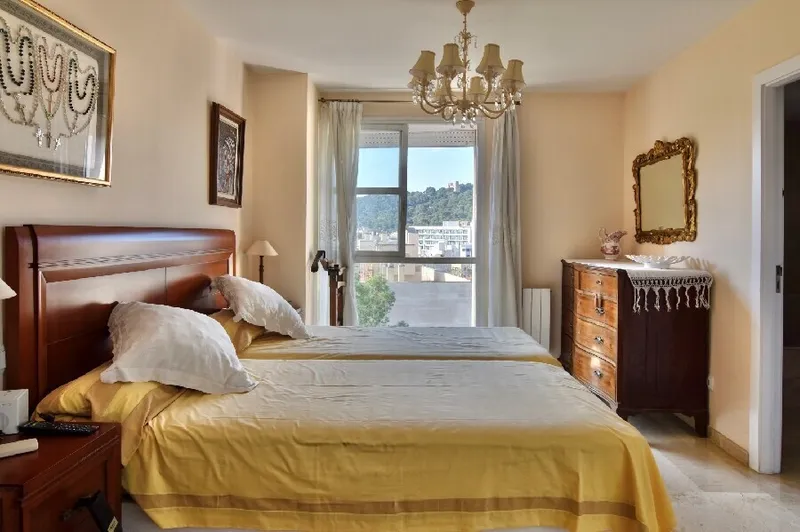 Bright Apartment with Terrace, Two Garages and Panoramic Views of Bellver Castle — photo 1