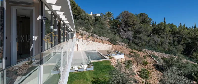 Modern designer villa in Portals with beautiful sea views in the southwest of Mallorca — photo 2