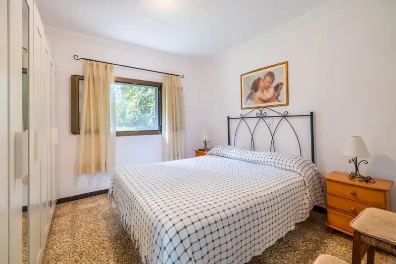 This villa for sale in Son Toni has a lot to offer, enjoying a convenient location with easy access to shops, golf course — photo 9