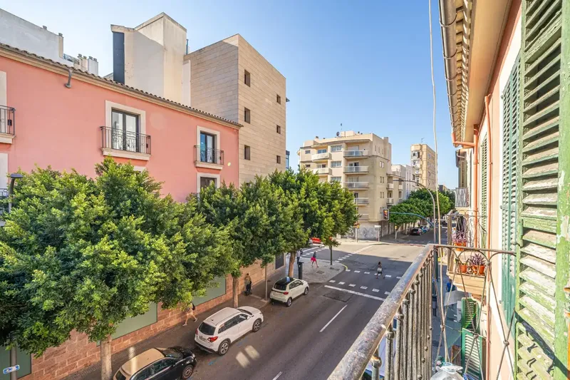 3-bedroom penthouse on Calle Conde de Barcelona — photo 1