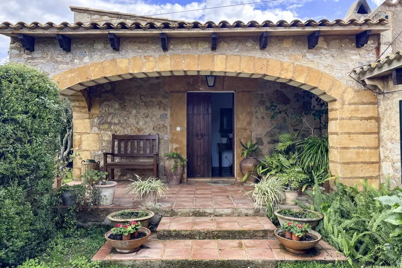 Charming Finca – Single-Level Living with 3 Bedrooms and Idyllic Plot — photo 2