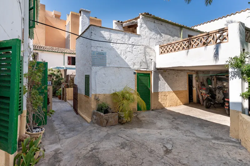 Beautiful Property of Three Houses, Ideal to Renovate — photo 9