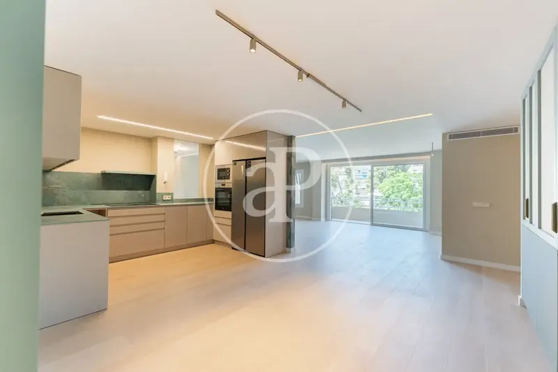PISO EN VENTA CON TRES DORMITORIOS Y PARKING FRENTE AL TENNIS PALMA SPORT AND TENNIS CLUB — photo 1