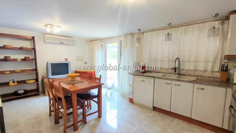 Duplex apartment of 100m2, located a few meters from the beach in Portocolom with a charming patio — photo 4