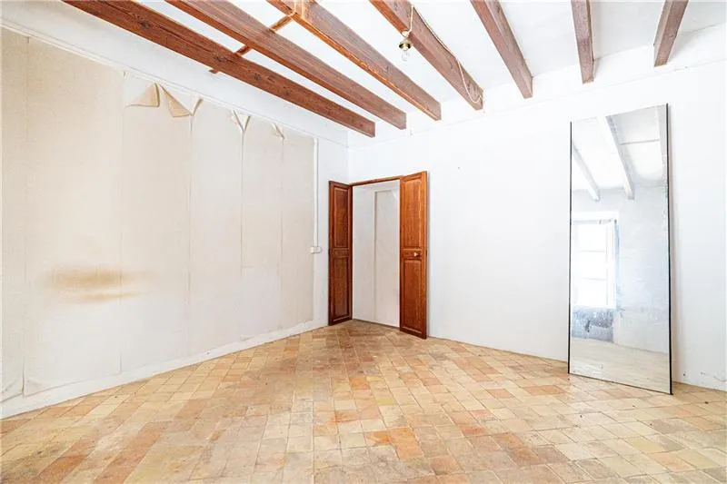 A 526 m² stately home on a plot of approximately 575 m² in the historic centre of Llucmajor — photo 10