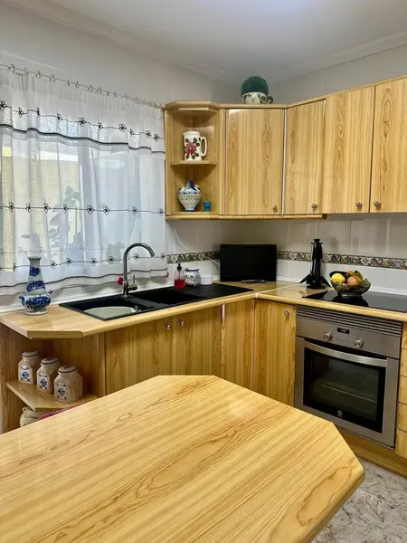 Spacious, bright and ready to move into — photo 9