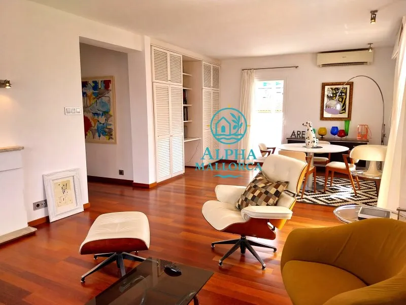 Palma Old Town: Renovated apartment with private terrace and optional underground parking space — photo 2