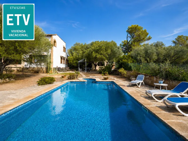 Villa with 4 bedrooms, 2 bathrooms, holiday license and pool for sale — photo 2