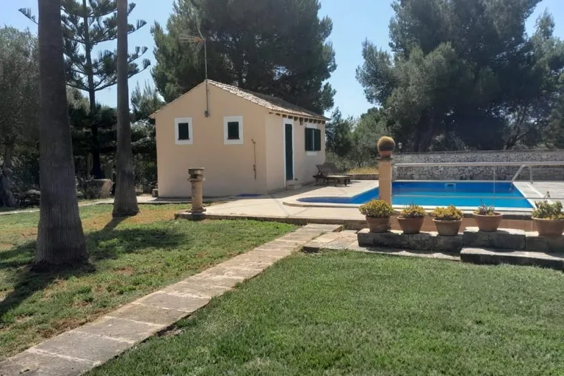 Finca with separate apartment, pool and rental license between Colonia and Ses Salines — F 62 CM — photo 8