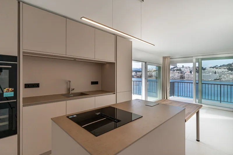 New Luxury Renovated Penthouse with Spacious Terraces and Direct Sea Access in Santa Ponsa — photo 12