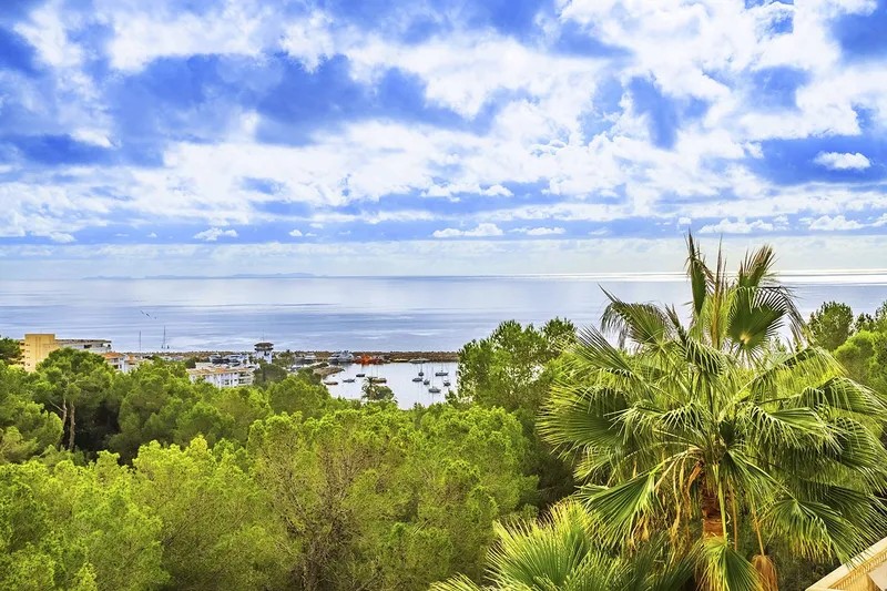 Beautiful villa in one of the most sought-after locations in the southwest — photo 1