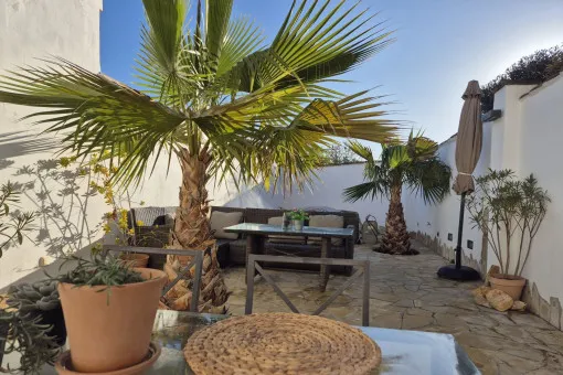 Llucmajor: Spacious and tasteful townhouse with a fantastic rooftop terrace and sunny patio — photo 4