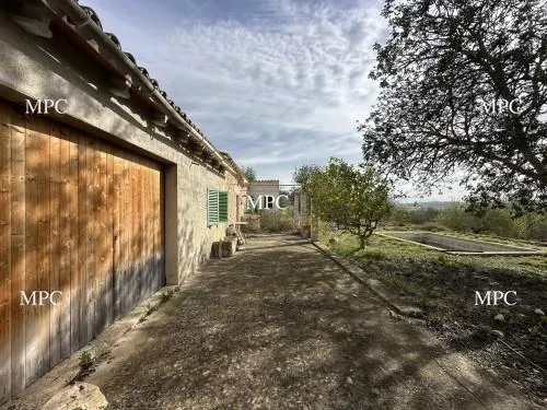 Country home with excellent views that has been started to be renovated with swimming pool in Sineu — photo 1