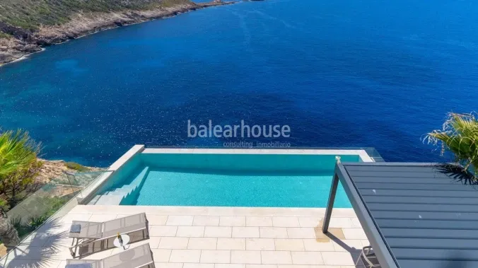 Impressive seafront villa with spectacular views of the Mediterranean near Port Adriano. — photo 2