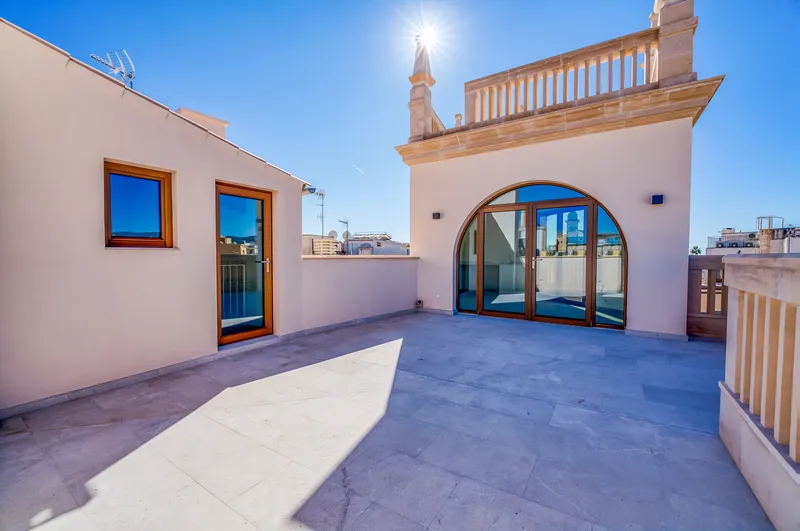 Duplex penthouse for sale in Palma with large terrace and stunning views — photo 5