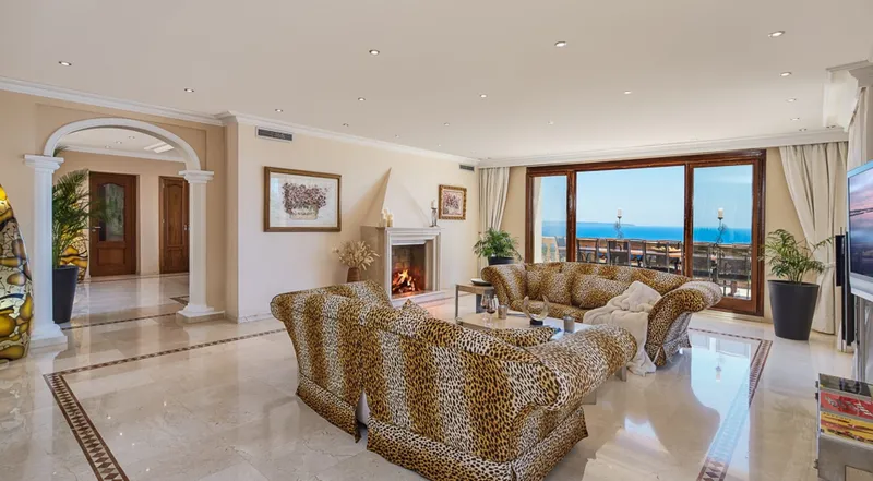 Mediterranean luxury property with 2 units and staff accommodation in Bendinat — photo 12
