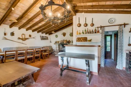 Pollensa, rural manor house with guest houses, tennis court and swimming pool in Pollença — photo 12