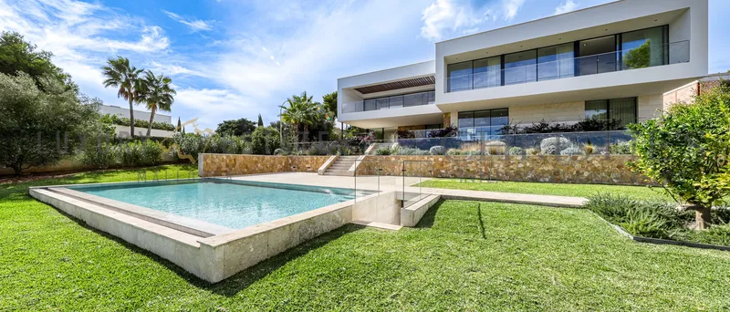 Large modern newly built villa in Sol de Mallorca with sea views and large garden — photo 2