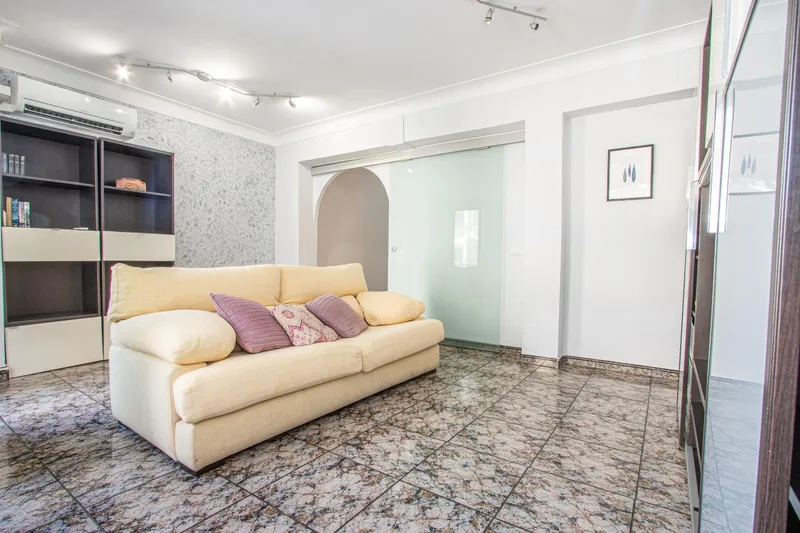 Opportunity in Pere Garau! Bright and Ready to Become Your First Home — photo 2