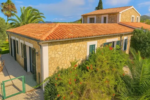 Alcudia, Alcúdia/Pollença: Finca with ETV license, sea & mountain views, pool – 5 bedrooms/5 bathrooms — photo 4