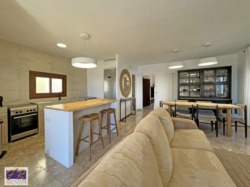 Fincas Roque Inmobiliaria is proud to present this impressive single-family villa located in a privileged location, on the first line — photo 12