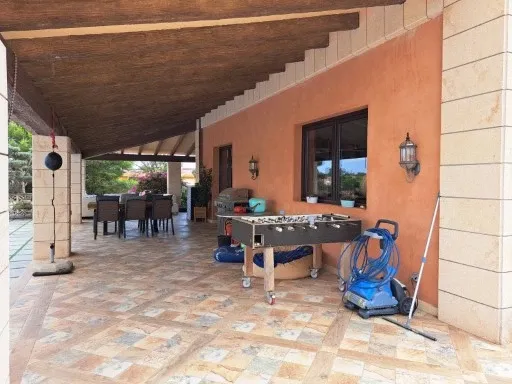 Well-maintained finca in a quiet area Rustic Finca 4 bedrooms — photo 1