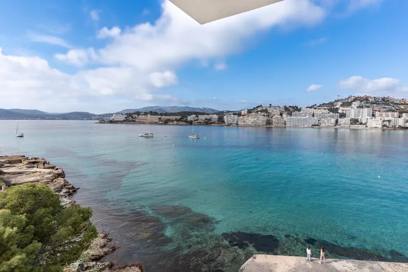 New Luxury Renovated Penthouse with Spacious Terraces and Direct Sea Access in Santa Ponsa — photo 6