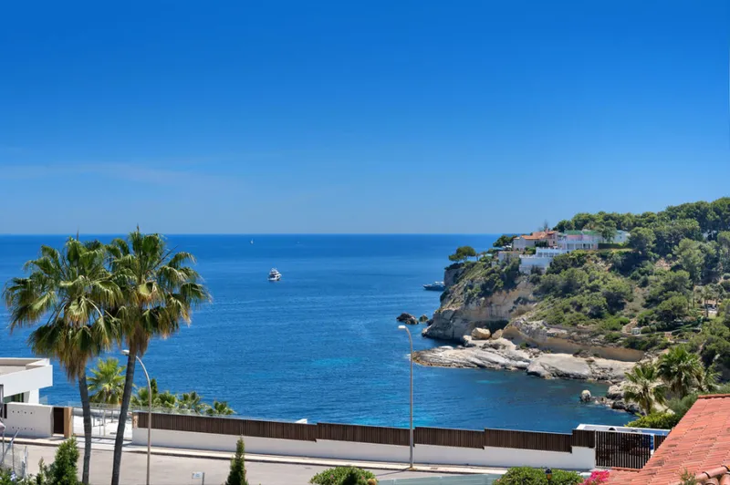 Exclusive designer villa with sensational sea views in a prime location - overall view (15351) — photo 8
