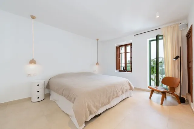 Beautiful town house with roof terrace for sale in Alcudia Town, North Mallorca — photo 5