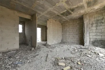 3-Storey Unfinished Building in Cala Millor — photo 1