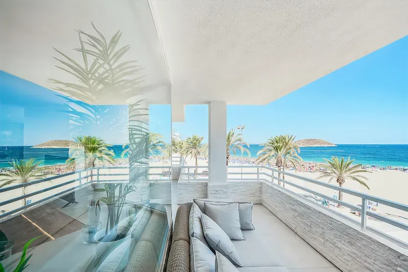 Beachfront Apartment — photo 1