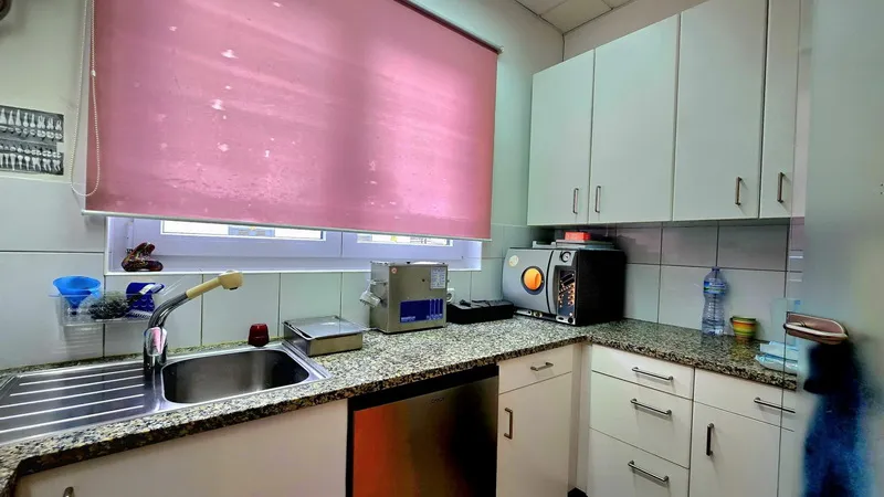 High-quality, fully equipped dental practice for sale — photo 11