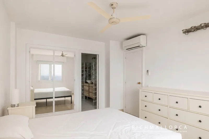 Seafront Apartment with Panoramic Sea Views, Pool and Excellent Potential in Sant Agustí — photo 12