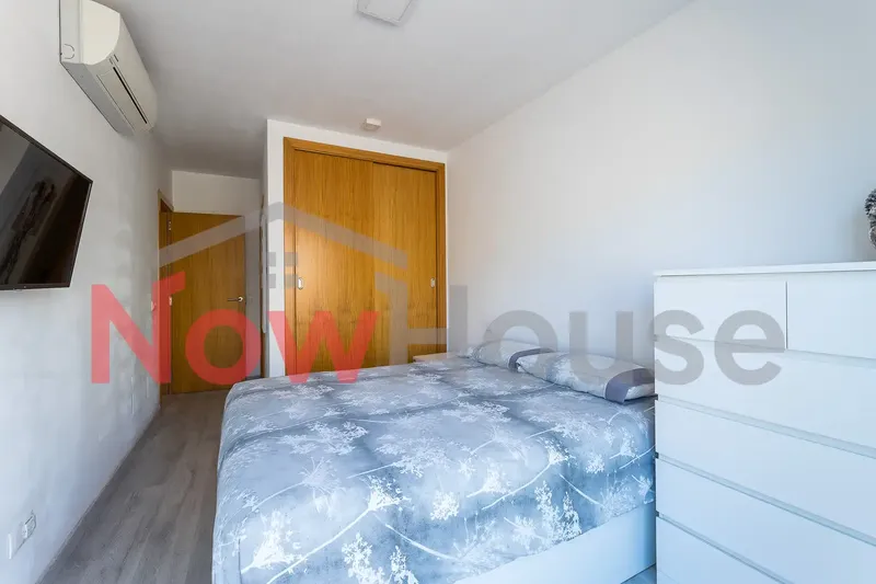 We present this exclusive and bright 85 m² apartment, with a 7 m² terrace, built in 2009 and located in a quiet and well-connected area — photo 11
