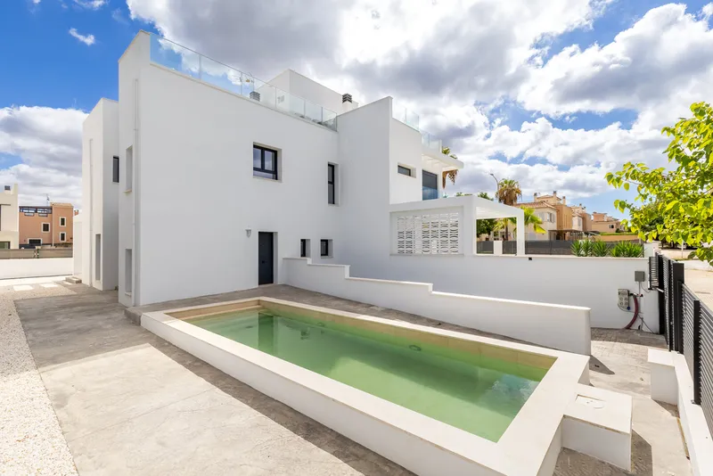 Villa in Puig de Ros - Roof terrace with partial sea views over the Bay of Palma — photo 4