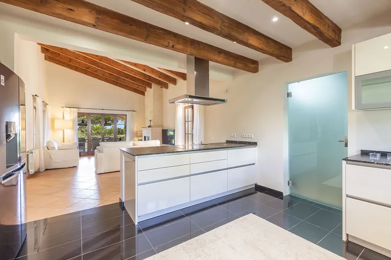 Picture-book finca with plenty of privacy in exclusive villa park — photo 9